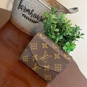 Authentic Louis Vuitton Elise Wallet